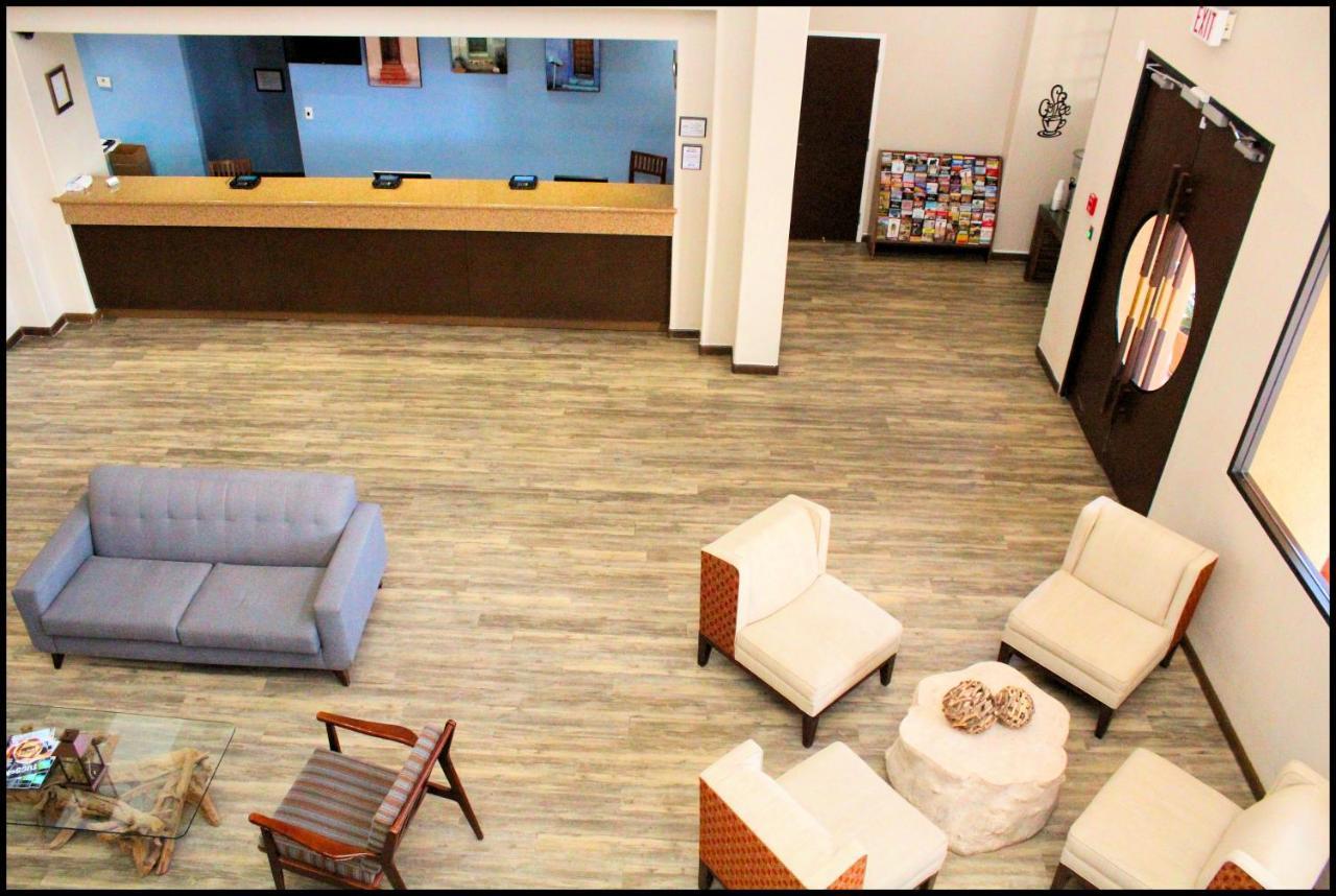 Hotel Ramada By Wyndham Tucson Airport 3*