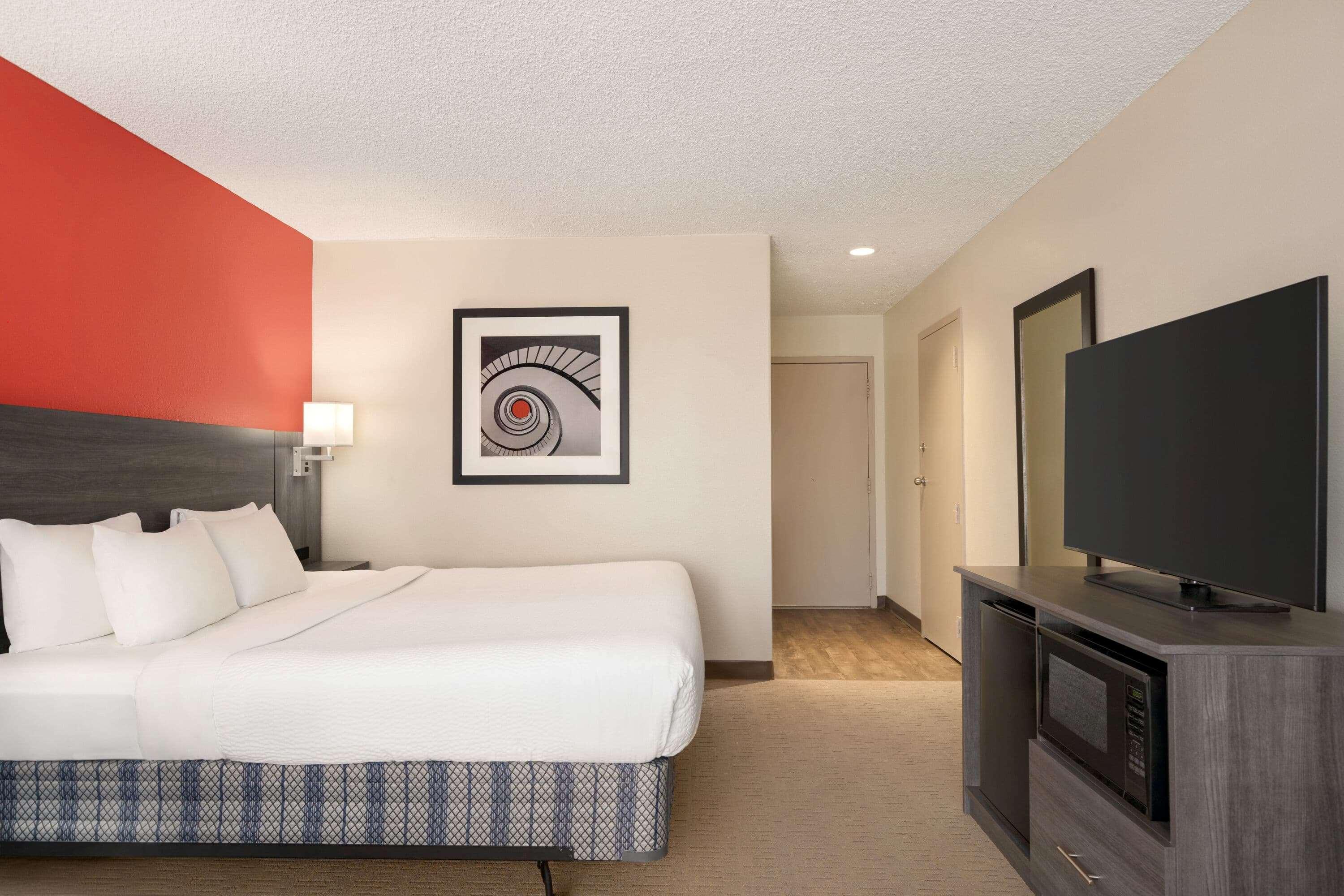 Ramada By Wyndham Tucson Airport 3*