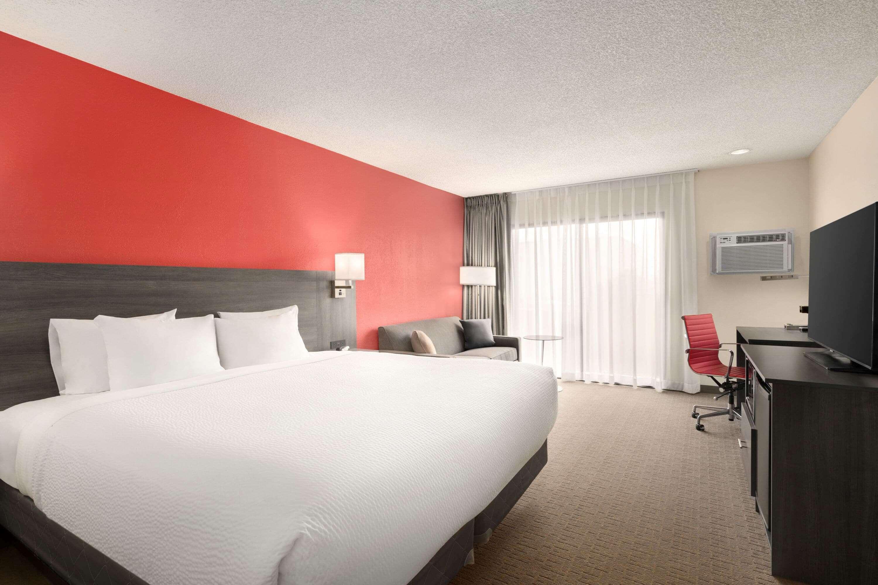 Ramada By Wyndham Tucson Airport 3*