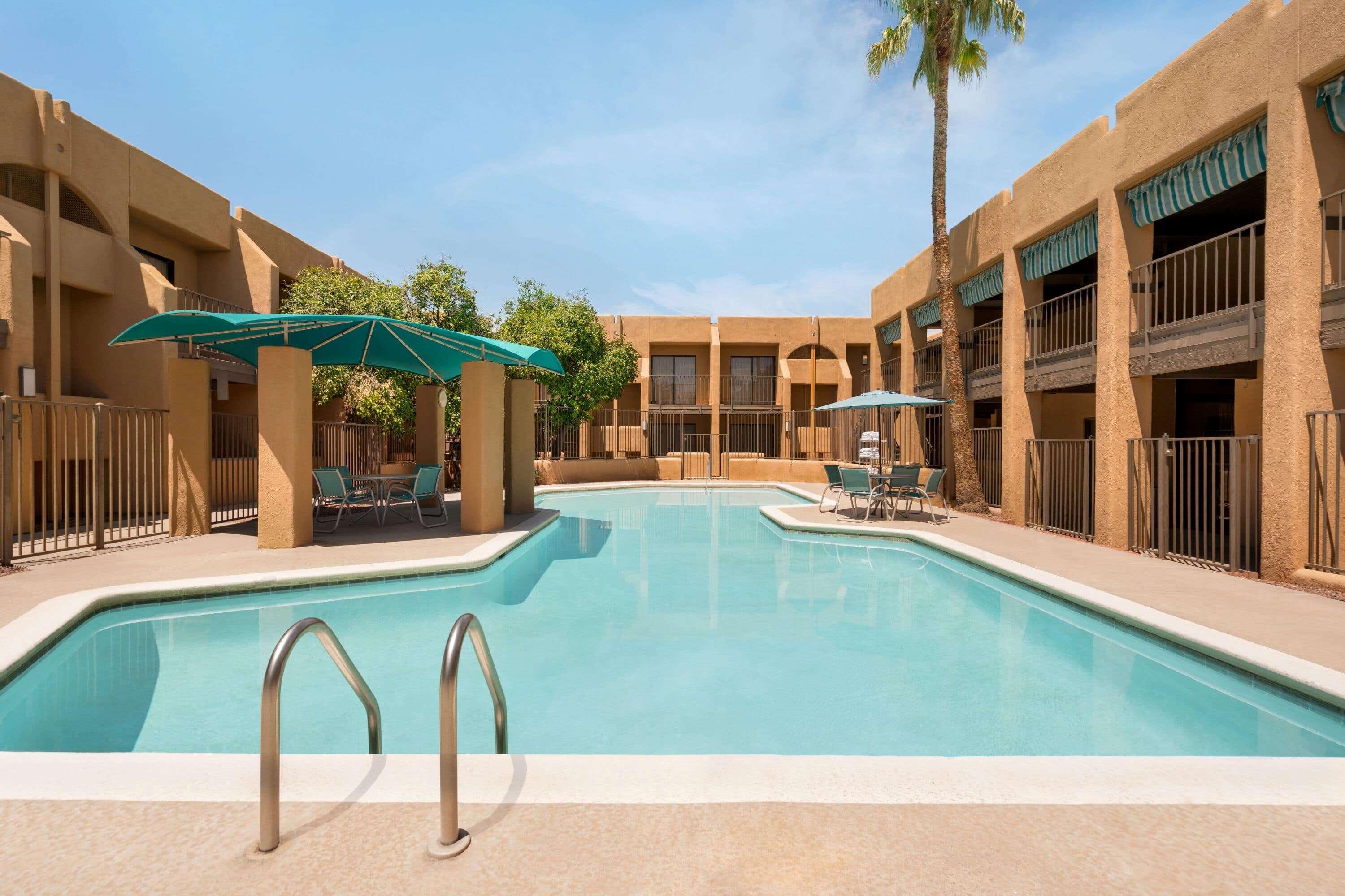 Ramada By Wyndham Tucson Airport Hotel Drexel Heights