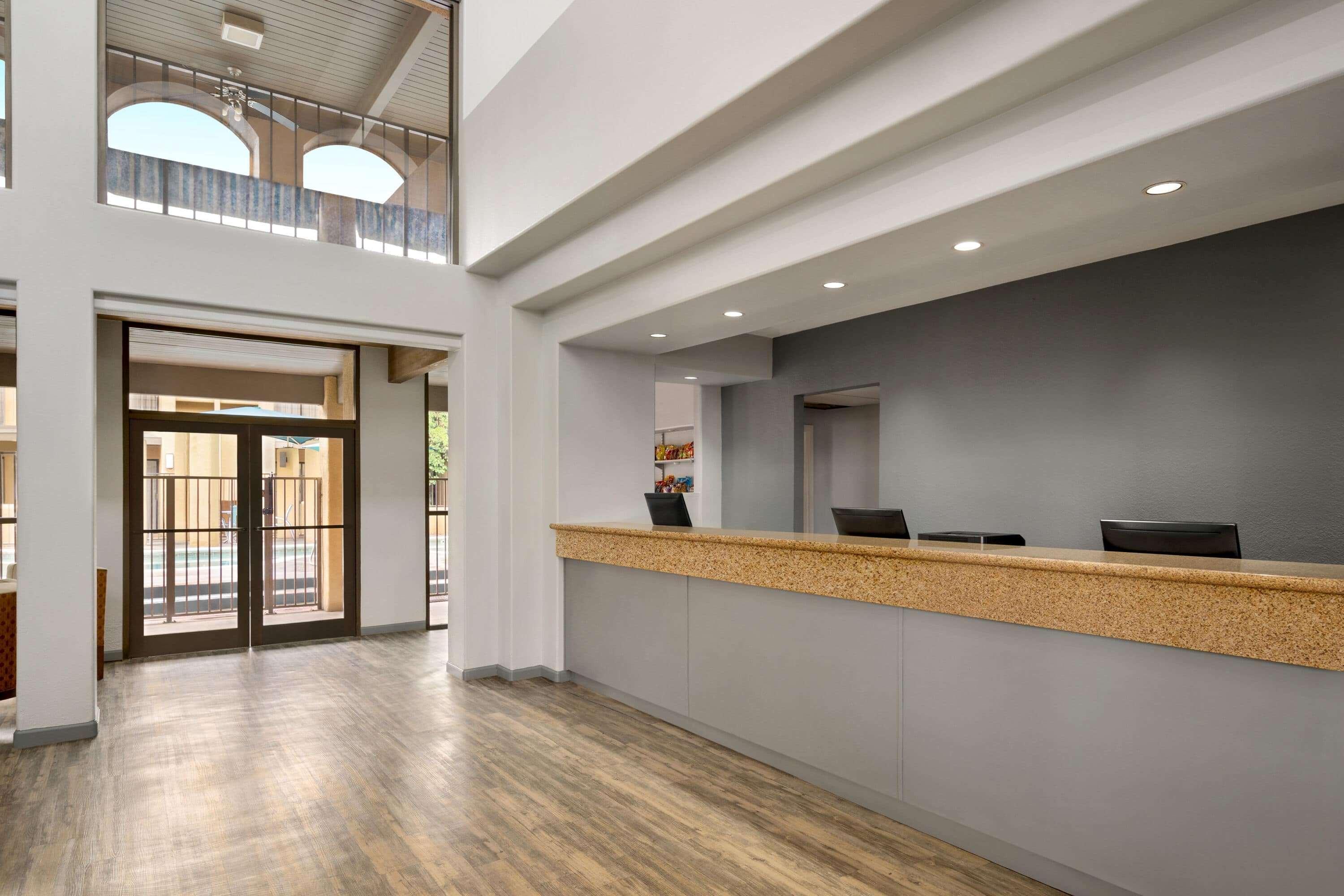 Hotel Ramada By Wyndham Tucson Airport Drexel Heights