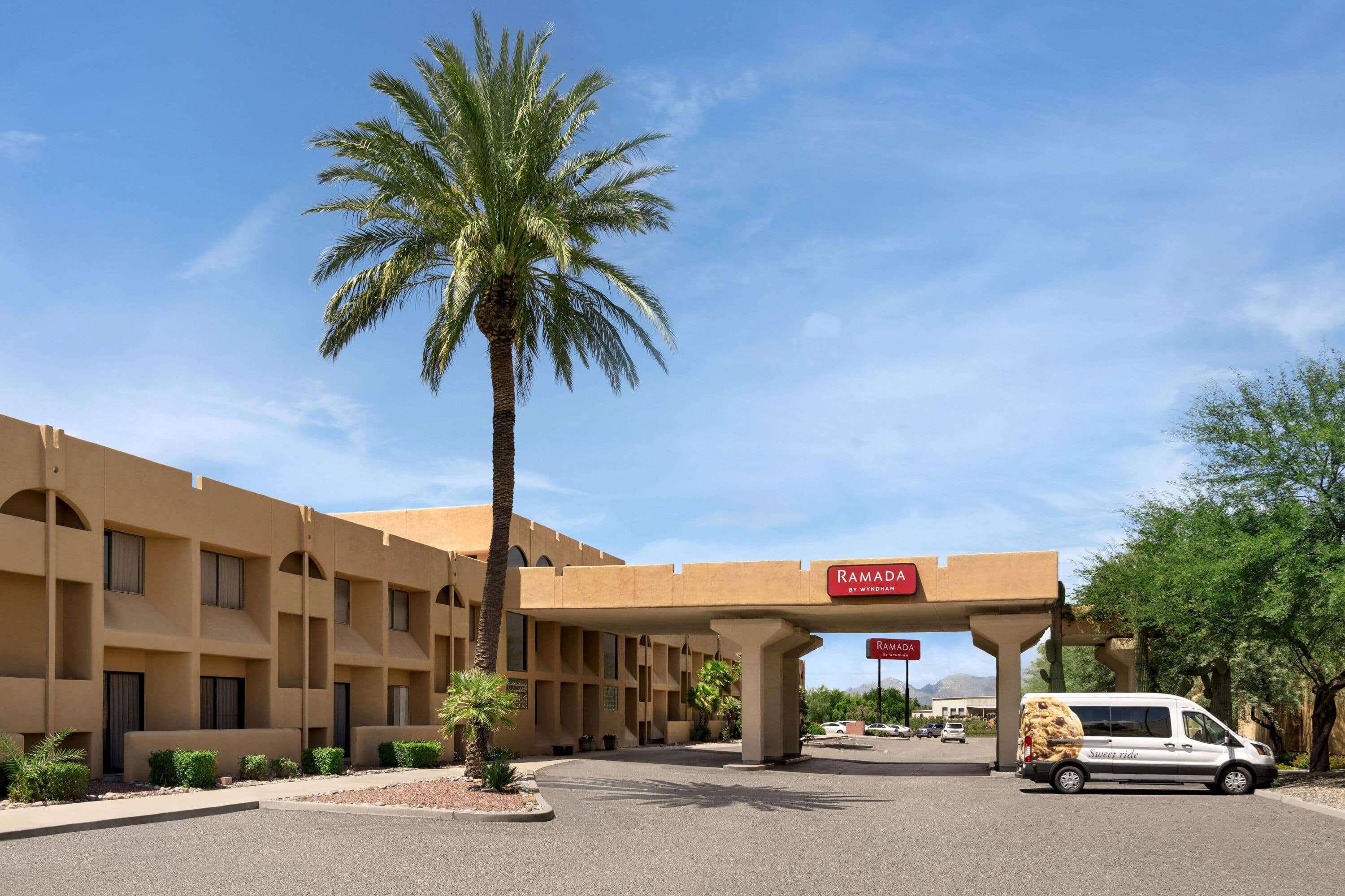 Ramada By Wyndham Tucson Airport 3*