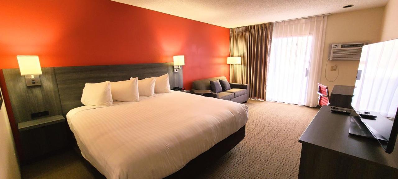 Ramada By Wyndham Tucson Airport 3*