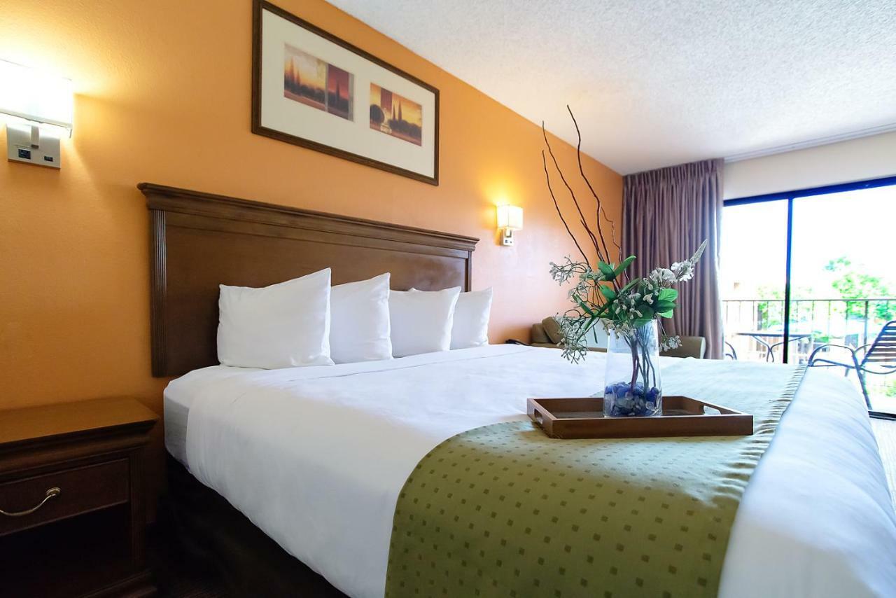 Ramada By Wyndham Tucson Airport Hotel Drexel Heights
