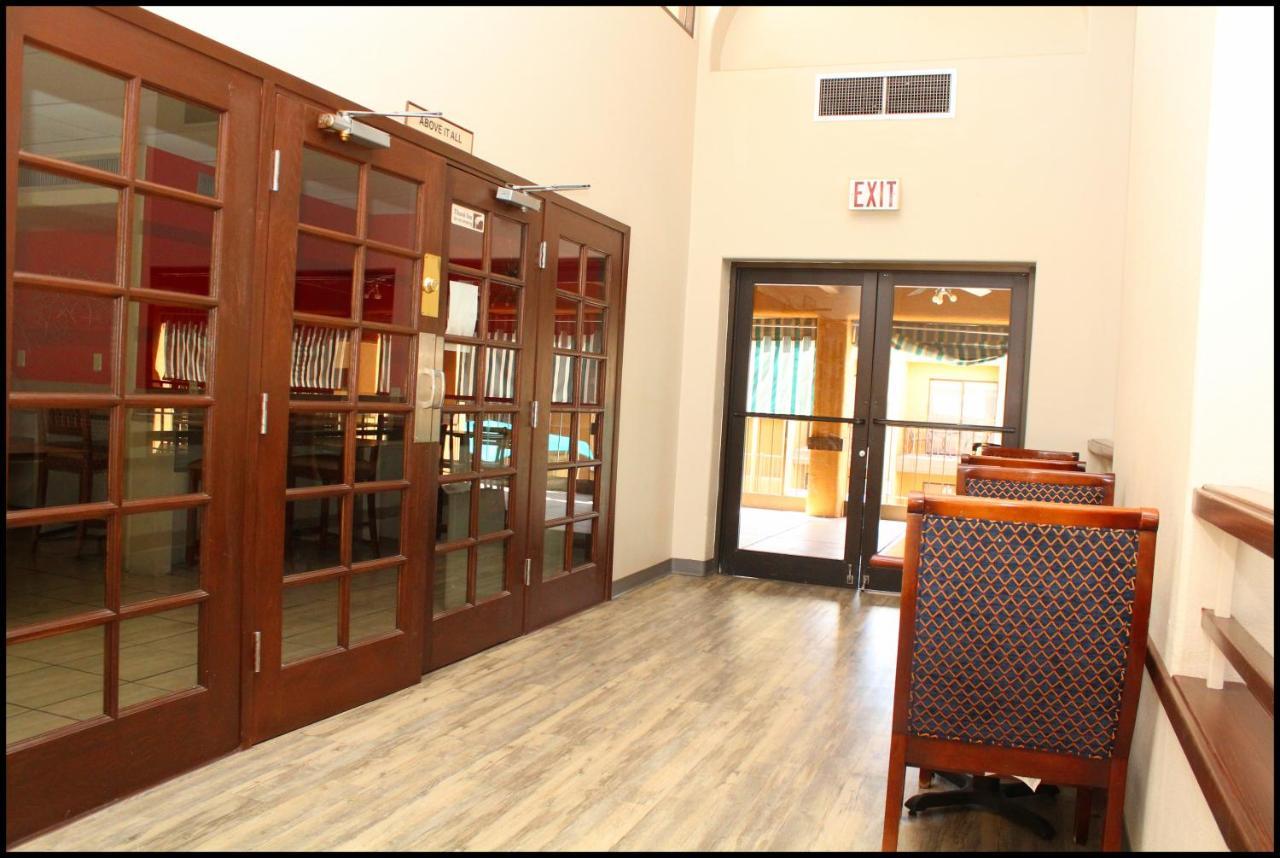 Hotel Ramada By Wyndham Tucson Airport 3*