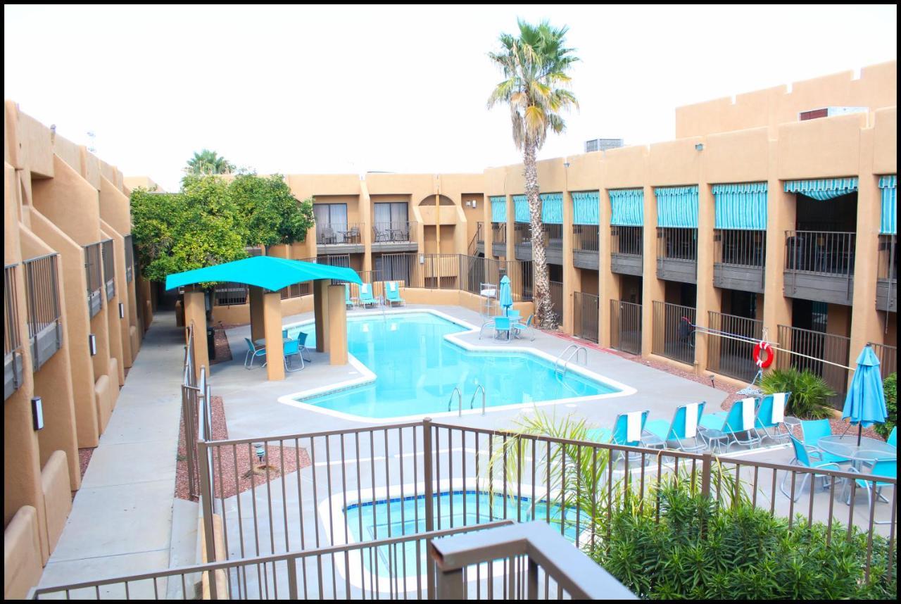 Hotel Ramada By Wyndham Tucson Airport 3*