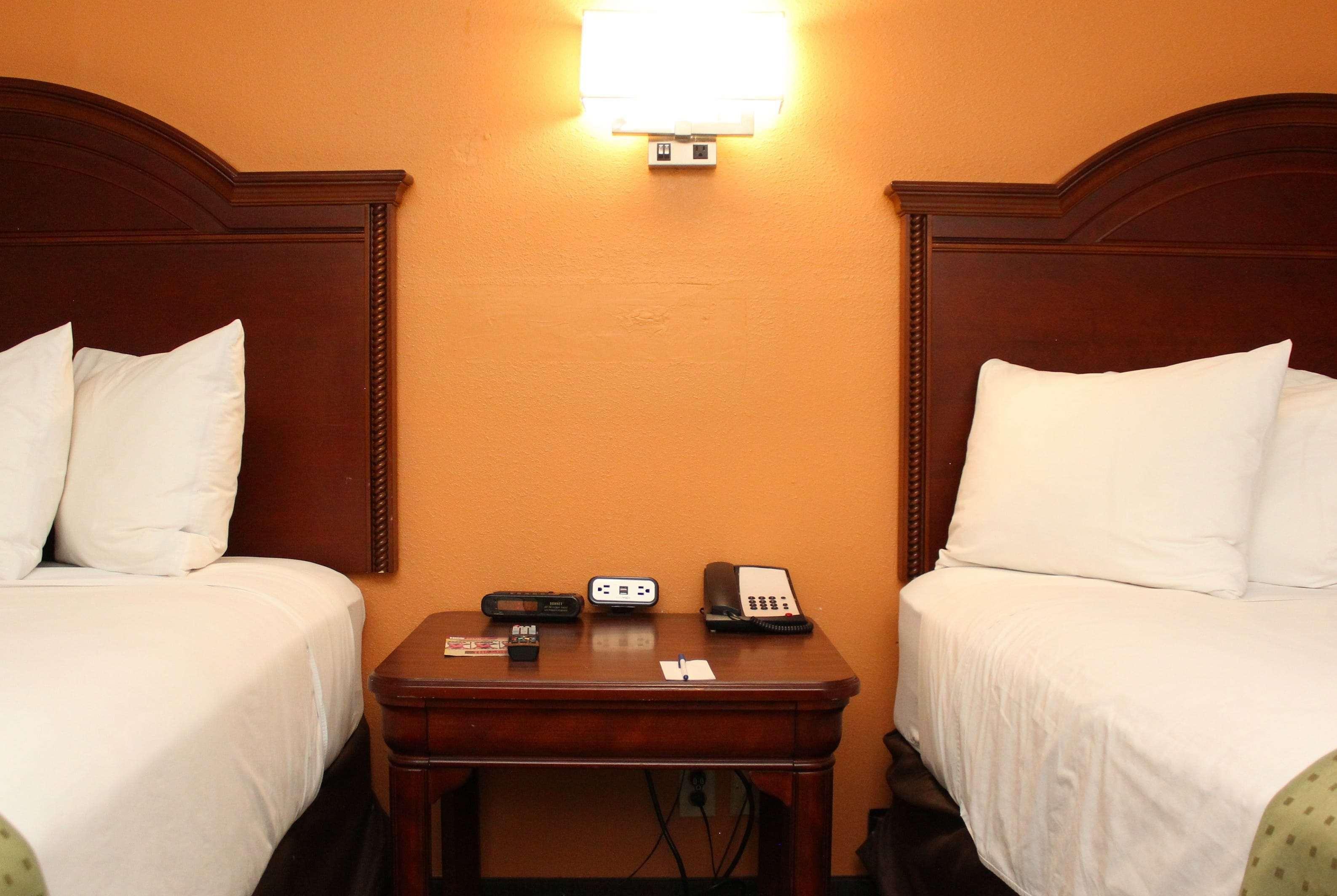 Hotel Ramada By Wyndham Tucson Airport