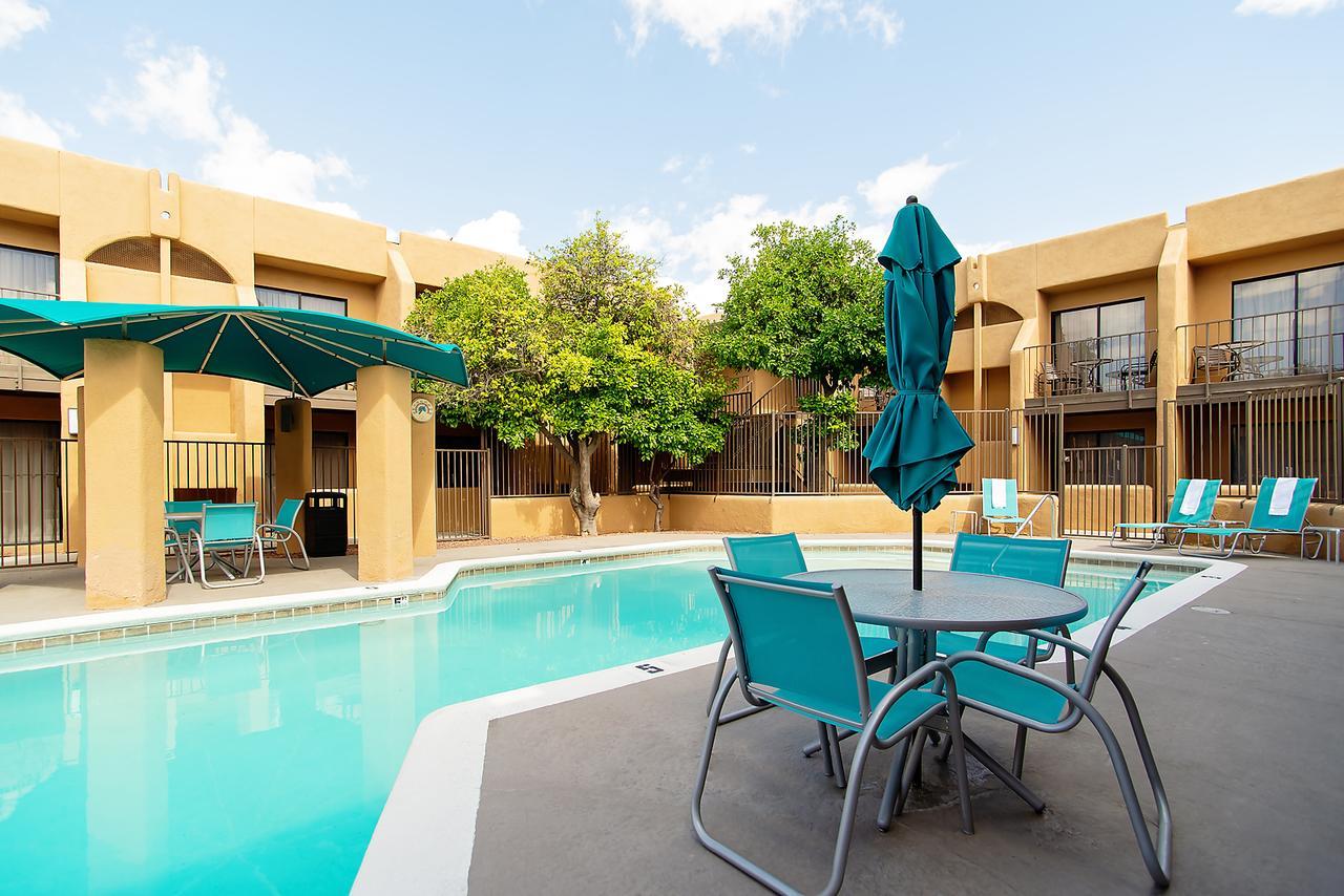 Ramada By Wyndham Tucson Airport 3*