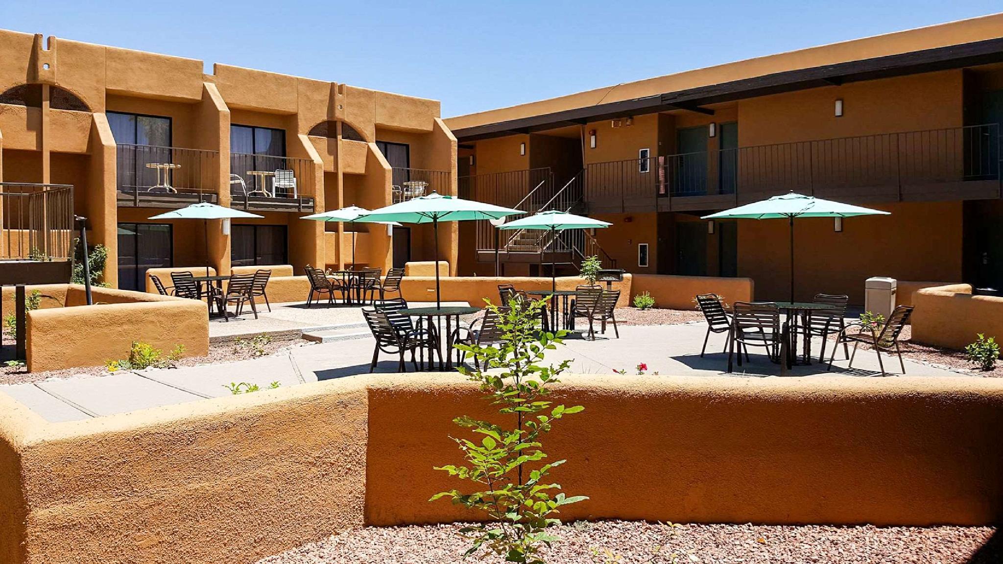 Ramada By Wyndham Tucson Airport Hotel