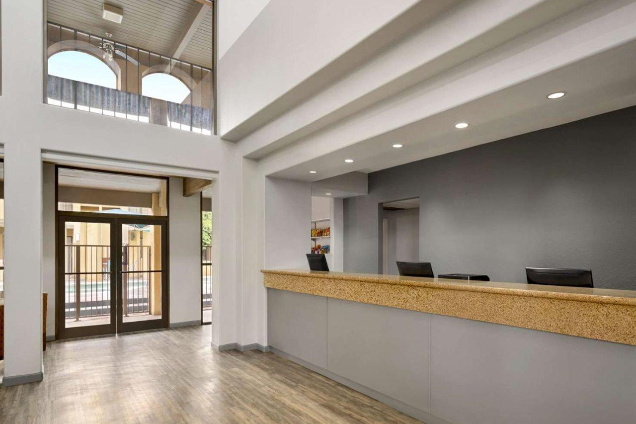 Ramada By Wyndham Tucson Airport Drexel Heights